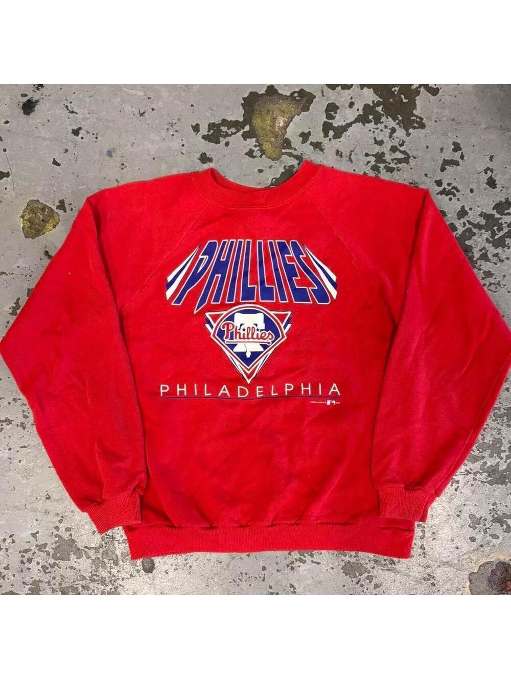 Beautiful vintage 1993 youth Large Philadelphia Phillies crewneck sweatshirt.